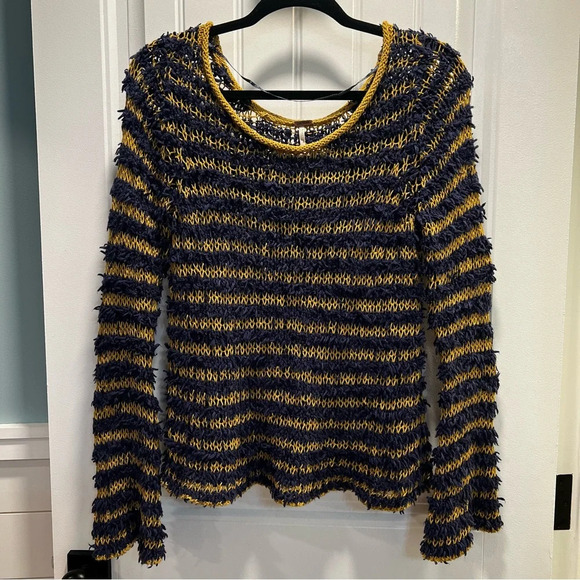 Free People Downey Stripe Fuzzy Knit Pullover‎ Sweater. Size Small. - Picture 4 of 6